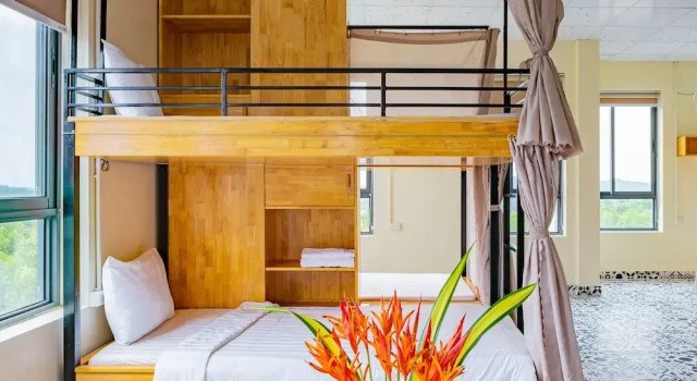 Кровать в общем номере The Landing Resort