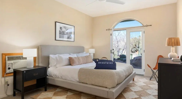 Playa Sol by Avantstay Jtree Oasis w/ Hot Tub & Pool!, Buchen Sie Villa Yucca Valley Joshua-Tree-Nationalpark