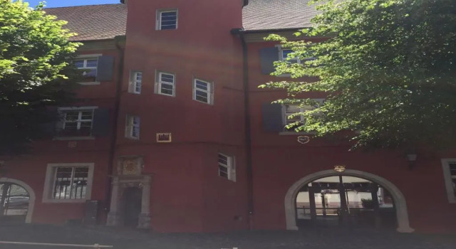 Ferienwohnung Alte Schmiede, Buchen Sie Hotel Burkheim Baden-Württemberg