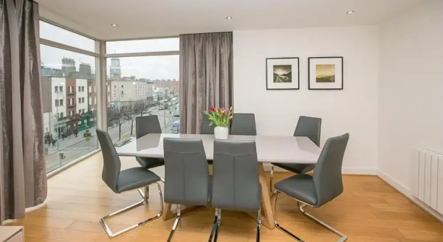 Семейные апартаменты с 3 комнатами Parnell Corner Apartments