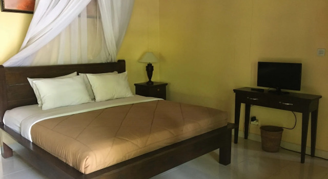 Cafe Wayan Cottages Senggigi, Забронировать Отель Сенггиги Ломбок
