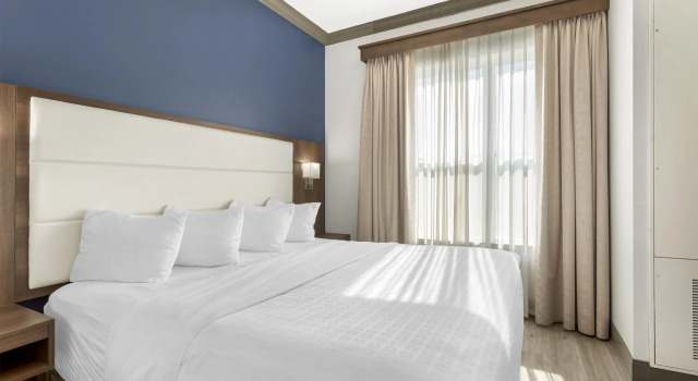 Двухместный люкс Best Western Plus First Coast Inn and Suites