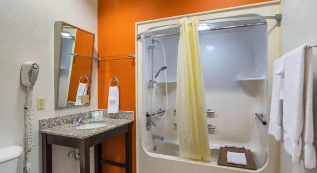 Люкс Sleep Inn & Suites