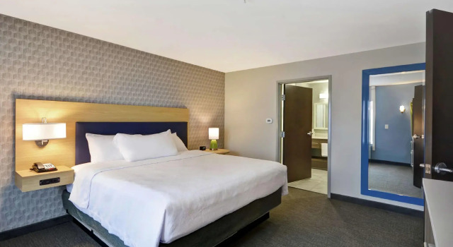 Двухместный люкс c 1 комнатой Home2 Suites By Hilton Grand Rapids North