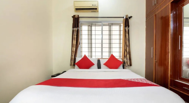 Oyo 22900 Sri Sai Suites, Varaa Hotelli Hotellit Bangalore pysäköinnillä, Pysäköinti