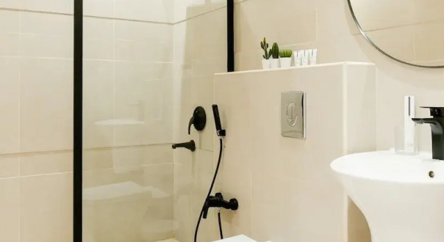 Апартаменты Three BR Spacious & Luxurious Flat in Hittin