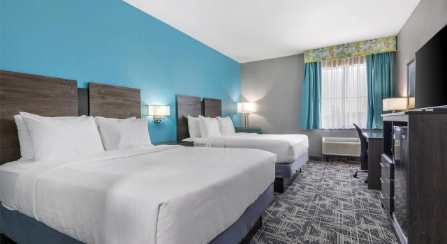 Четырёхместный номер Standard Best Western Executive Inn
