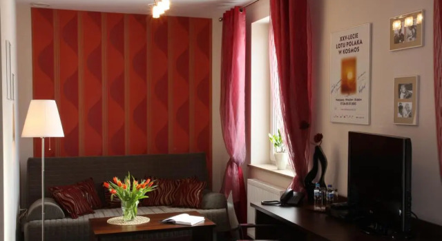 Hotel Kosmonauty Wrocław-Airport, Забронировать Отель Фабрична 