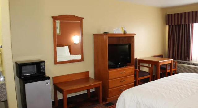 Номер Standard Days Inn by Wyndham Lumberton