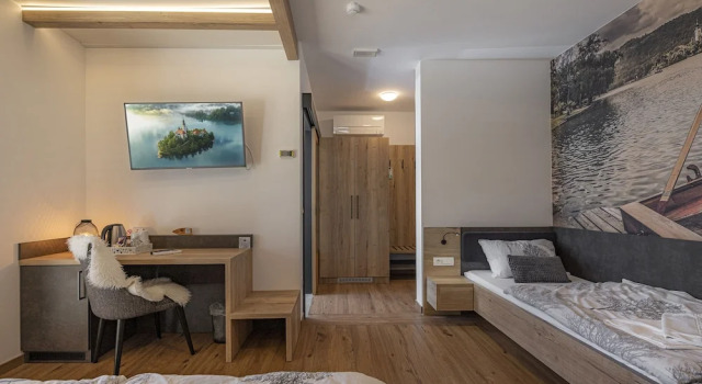 Standard Doppel Zimmer mit Balkon Veldes B&B