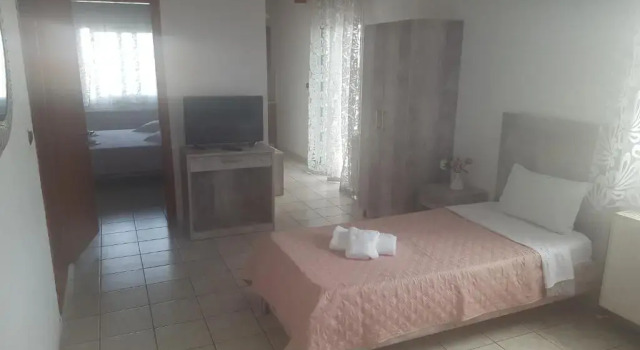 Четырёхместный номер Standard Chrisa Hotel