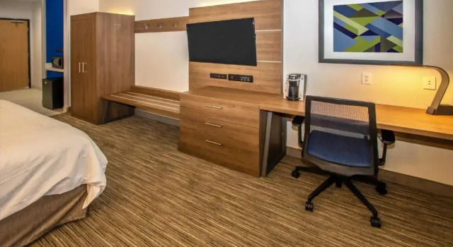 Номер Standard Holiday Inn Express Hotel & Suites Roseville - Galleria Area by IHG