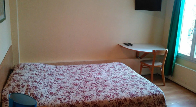 Hotel Victor Hugo, Забронировать Отель Отели в центре Рюэй-Мальмезона с завтраком, отели в центре Рюэй-Мальмезона с завтраком