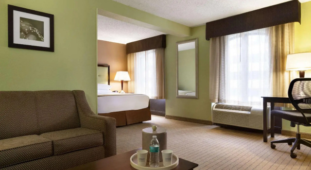 Двухместный номер Business Days Inn by Wyndham Baltimore Inner Harbor