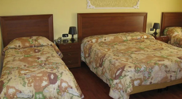 Standard Vierer Zimmer Hotel Iris