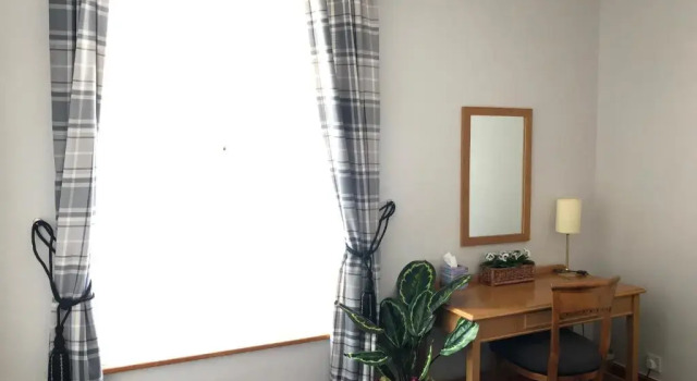 Коттедж с 4 комнатами Purple Cloud Cosy 4 bed Cottage with Garden Parking Pet-Friendly