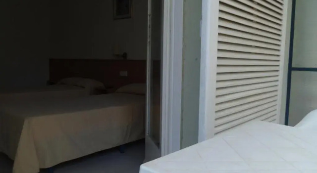 Четырёхместный номер Standard Hotel Sant Jordi
