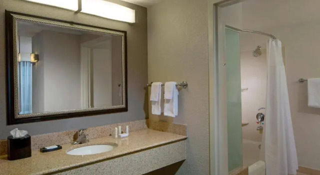 Люкс Courtyard by Marriott Fort Lauderdale Airport & Cruise Port