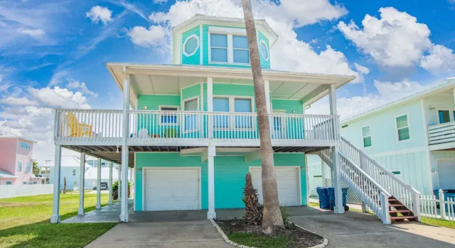 Turquoise Treasure - Boardwalk to the Beach! Beach Gear Credit I