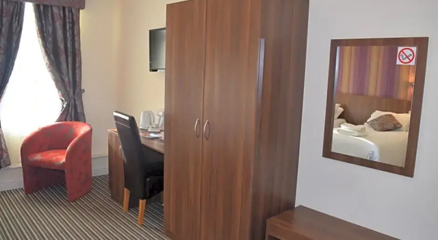 Номер Standard Star Anglia Hotel