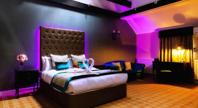 Двухместный номер Superior Rogerthorpe Manor Hotel
