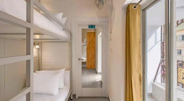 Кровать в общем номере (женский номер) Bedzzz Varanasi by Leisure Hotels, 1 Km from Dashwasamedh Ghat