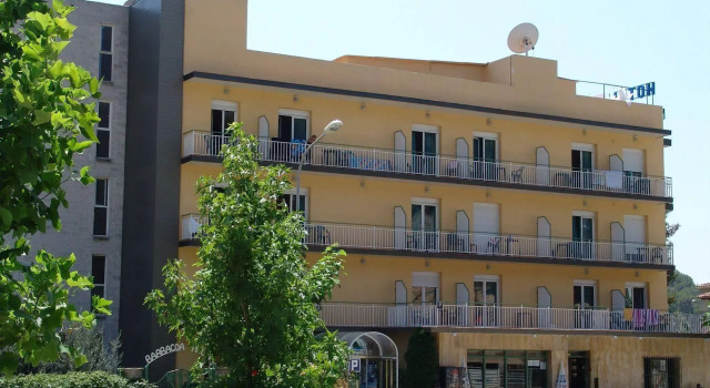 Hotel Montañamar, Забронировать Отель Отели Льорет-де-Мар 3 звезды, рядом с D'en Plaja Castle, 3*