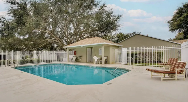 Апартаменты с 2 комнатами 20 Mi to Disney: Condo w/ Pool Access in Clermont!