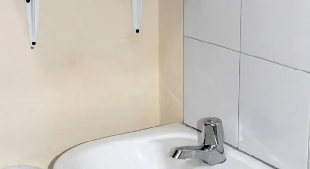 Кровать в общем номере Hostal Relax 10