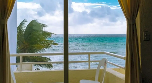 Номер Deluxe с балконом и с видом на море Luciana Hotel & Beach Club