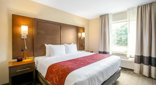 Номер Standard Comfort Suites Fishkill near Interstate 84