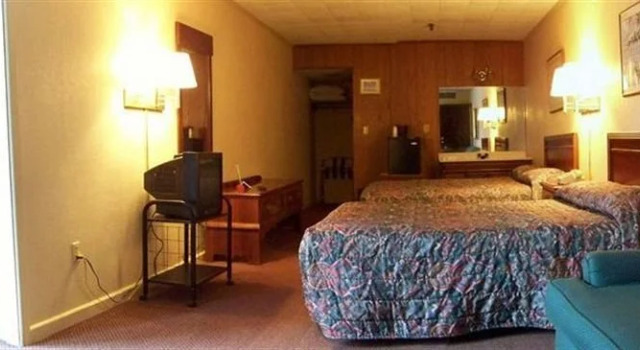 Riverside Motor Lodge
