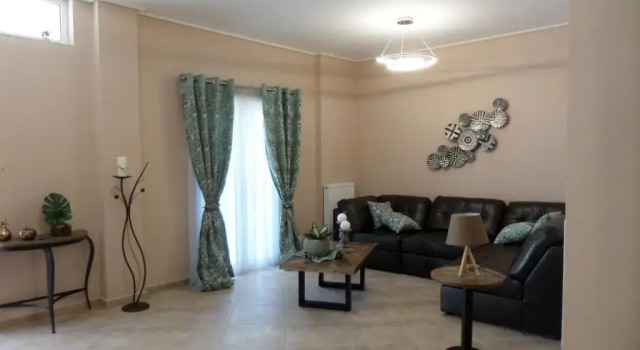 giwta's house, Book Hotel Marathonas Attica