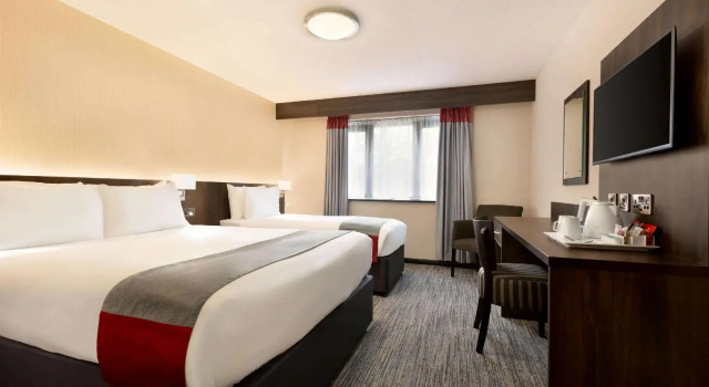 Двухместный номер Standard Ramada by Wyndham Bristol West