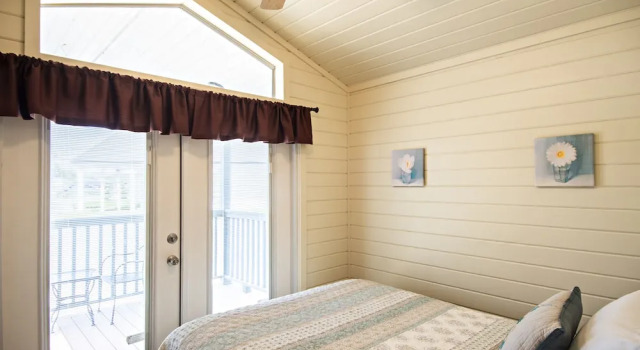 Коттедж с 2 комнатами Vines RV Resort