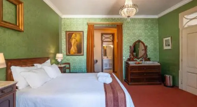 Casa Dos Arcos Boutique Hostel & Suites, Book Hostel / Vandrerhjem Billige hoteller i Albufeira