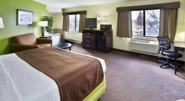 Dobbelt suite AmericInn of Oshkosh