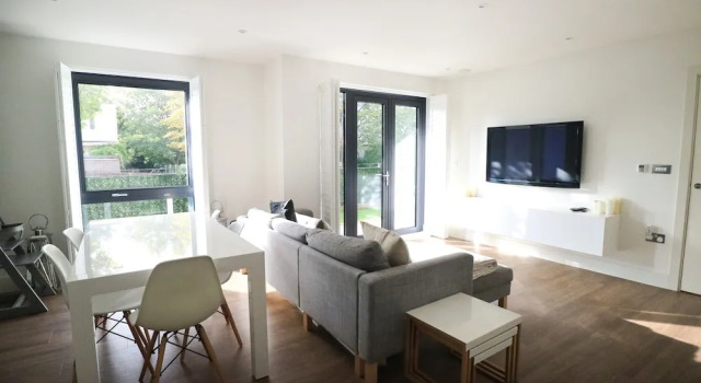 Modern 2 Bedroom Apartment in Putney, Varaa Huoneisto Asunnot kohteessa Merseyside, Huoneisto