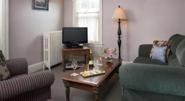Семейный люкс Carlisle House Bed and Breakfast