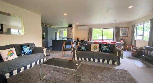 17 Chisholm Crescent