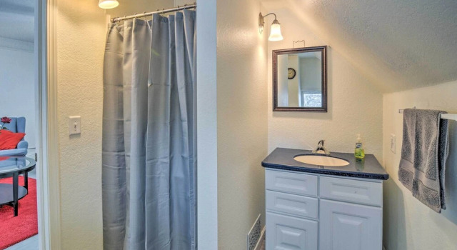 Апартаменты с 2 комнатами Charming Apartment in the Heart of Sault St Marie!
