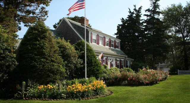 Allen Harbor Breeze Inn & Gardens, Prenota Hotel Harwich Cape Cod