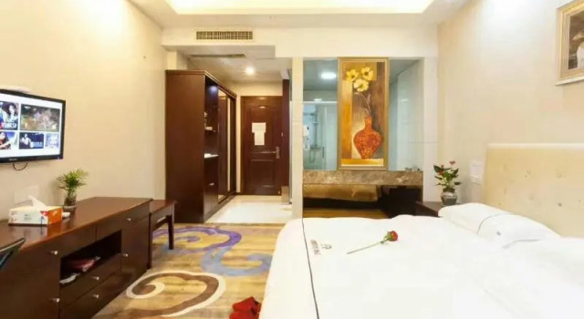 Yinfeng Hotel, Prenota Hotel Hotel a Ningbo con parcheggio, Parcheggio
