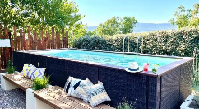 Семейное бунгало Is Cheas wine farm boutique hotel