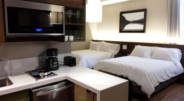 Четырёхместный люкс Staybridge Suites - Guadalajara Novena by IHG