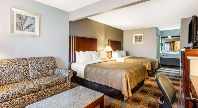 Четырёхместный номер Standard Quality Inn Memphis Airport
