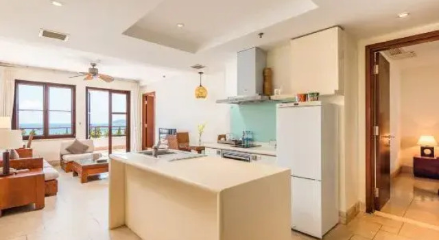 Люкс с 2 комнатами с видом на море Aegean Suites  Sanya Yalong Bay  Resort