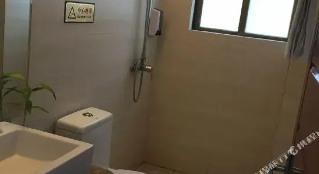 Suite Qixian Riverside Hotel