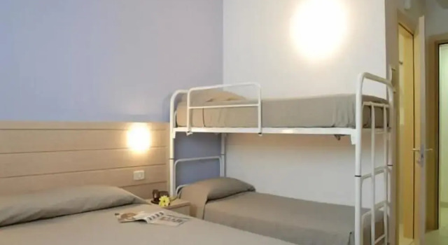 Четырёхместный номер Standard Hotel Thea