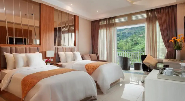 Junior Suite with mountain view Le Eminence Puncak Hotel Convention & Resort